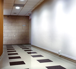 Soluciones flexibles y estéticas Unex en pasillos