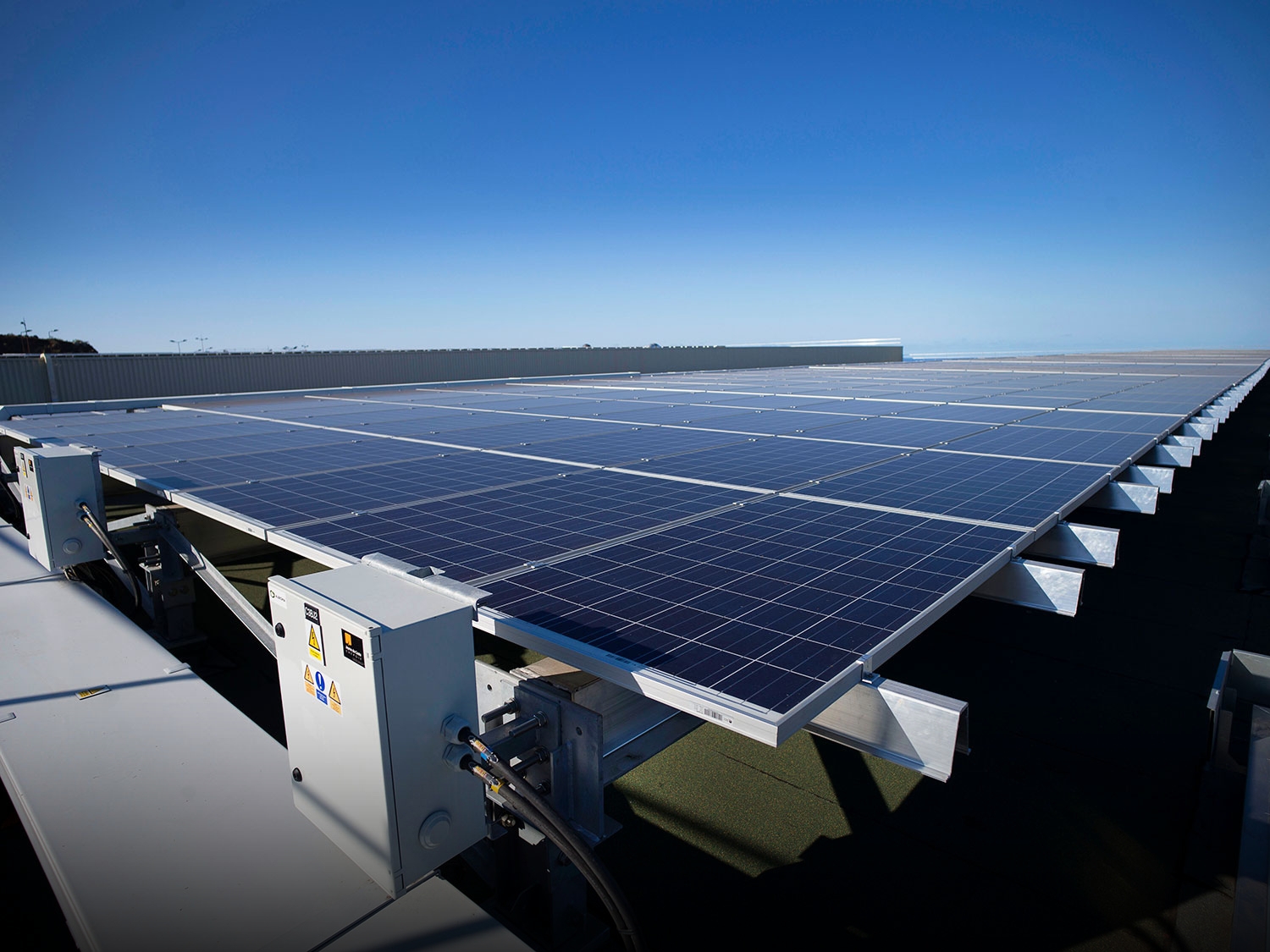 Unex Insulating Cable Tray 66 on a solar rooftop in Réunion Island